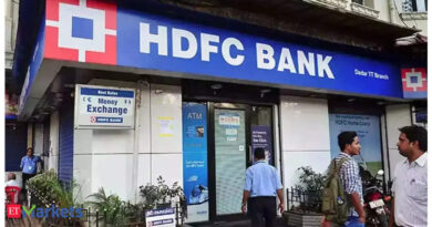 HDFC Bank sends 2 prospects to RBI for next CEO