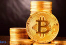 Bitcoin holds close to $77K regardless of hawkish Fed, CLARITY Act setback and weak ETF demand. Here’s what specialists say