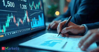 US shares: US market falls as greater oil costs, Treasury yields weigh