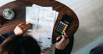 HMRC urges people earning between £60,000 and £80,000 to make vital tax check