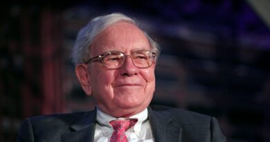 Warren Buffett’s ‘Phenomenal Advice’ to GM CEO Mary Barra