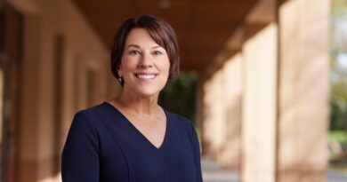 Stanford Business Dean Says She Worries About AI Lab Poaching