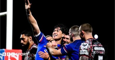 Super League play-off eliminator: Wakefield Trinity 26-16 Leigh Leopards – hosts attain semi-finals for first time