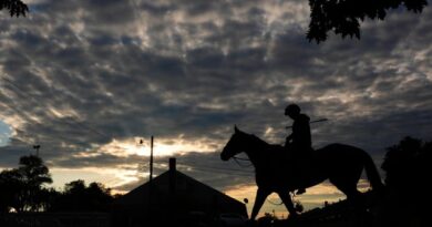 3 jockeys injured, 1 horse euthanized after accident at Churchill Downs