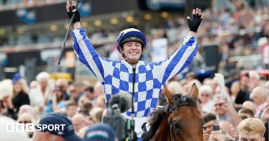 St Leger 2026: Saffie Osborne ends up being very first female winner on Highwayman