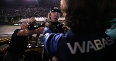 Joey Logano wins at Bristol; Hocevar, Blaney brawl on pit highway