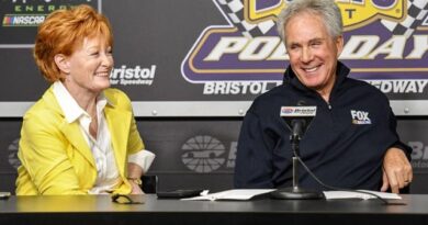 Darrell Waltrip has progressive mind illness, household says