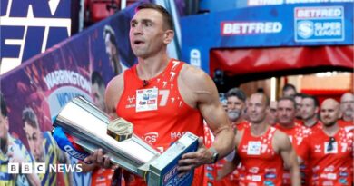 Sir Kevin Sinfield completes epic problem forward of Grand Last