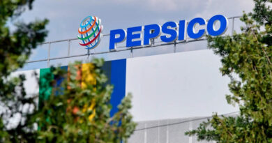 PepsiCo to chop prices as weak North America trade hurts annual core revenue forecast