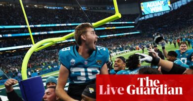Jaguars stun Eagles in wild end; Bears v Packers, Raiders v Patriots: NFL week 5 – reside