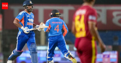 India 0/0 in 0.0 Overs | India vs West Indies Live Score, fifth T20I: Bhuvneshwar Kumar again in blue as West Indies elect to bowl in rain-shortened sequence decider