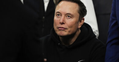 Elon Musk guarantees SpaceX shares for U.S. children