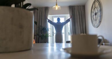 UK households urged to maintain curtains open in October