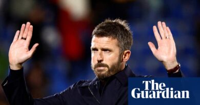 ‘Offended’ Carrick on the brink as Fernandes hits out at Manchester United ways