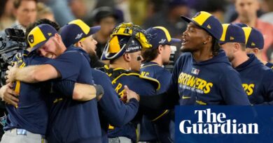Good Brewers attain first World Series since 1982 as Dodgers blow 4-0 lead