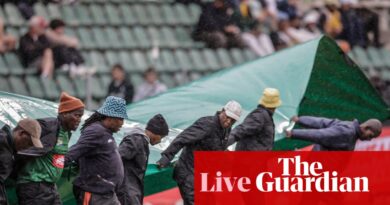 South Africa v Australia: second males’s cricket Test, day two – stay