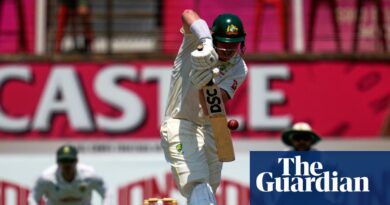 Renshaw’s heroics go away South Africa reeling as Australia shut on first Test victory