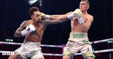 Whittaker survives late scare to carry on for factors win over Wallace