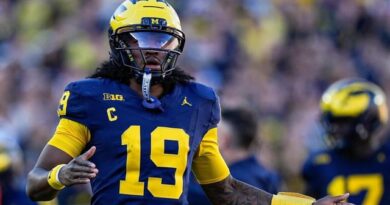 Michigan benches QB Bryce Underwood vs. Penn State: Tommy Carr replaces former five-star recruit