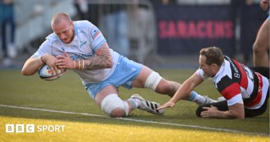 The Prem: Saracens 17-21 Sale: Sharks beat Sarries regardless of crimson card