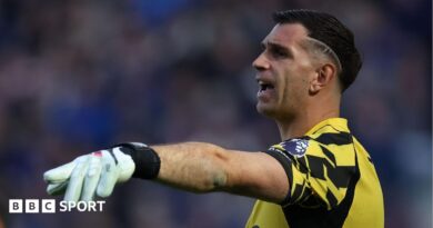Chelsea: Emiliano Martinez breaks jaw in opposition to Everton