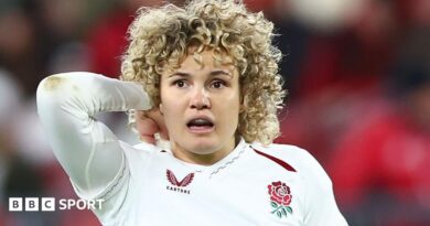 Canada v England: Ellie Kildunne on bench as Purple Roses ring adjustments
