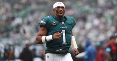 NFL media member goes off on Eagles’ ‘bats***’ dealing with of Jalen Hurts’ blood clot