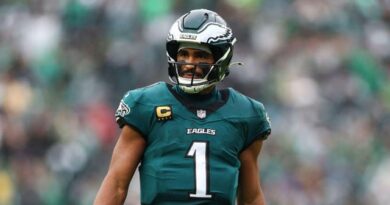 Jalen Hurts out for season after blood clots found in Eagles QB’s lungs