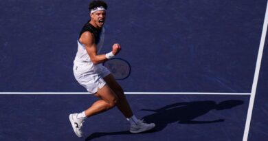 Ben Shelton breezes to straight-sets win to advance in Shanghai